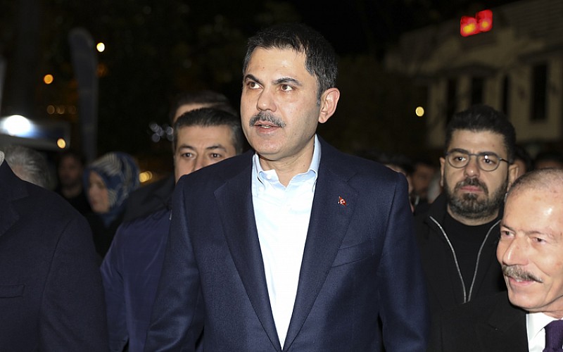 Bakan Kurum, Erciyes Zirvesi'nde konuştu Bakan Kurum, Erciyes Zirvesi'nde konuştu