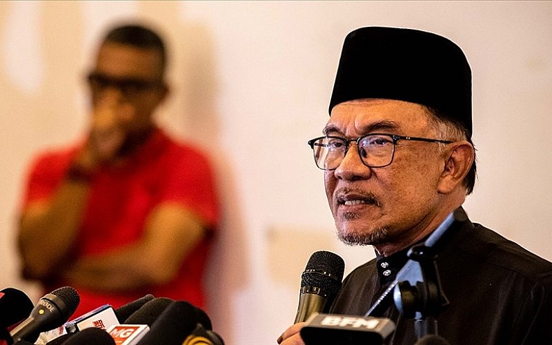 Malezya Başbakanı Enver, ABD Savunma Bakanı Hegseth ve Singapur Başbakanı Wong ile görüştü Malezya Başbakanı Enver, ABD Savunma Bakanı Hegseth ve Singapur Başbakanı Wong ile görüştü