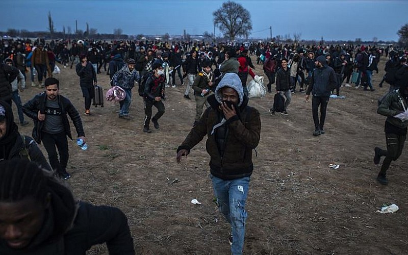 Kırklareli'nde 15 düzensiz göçmen yakalandı Kırklareli'nde 15 düzensiz göçmen yakalandı