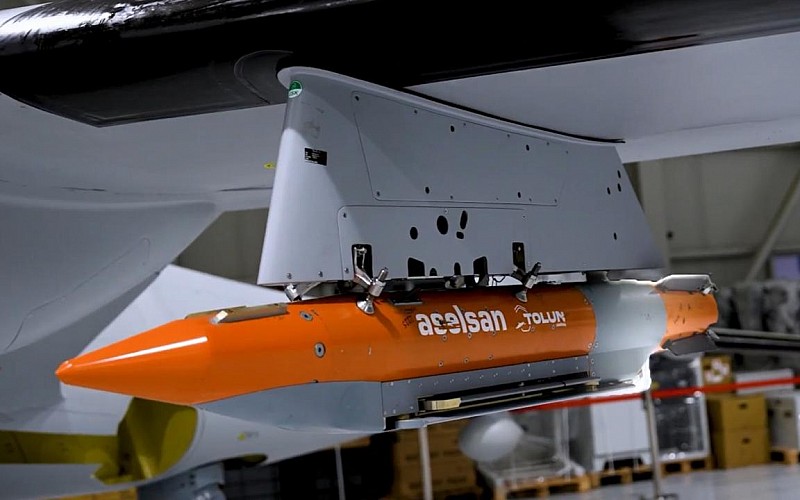 Türkiye'nin sığınak delici gücü 'TOLUN P'den tam isabet Türkiye'nin sığınak delici gücü 'TOLUN P'den tam isabet