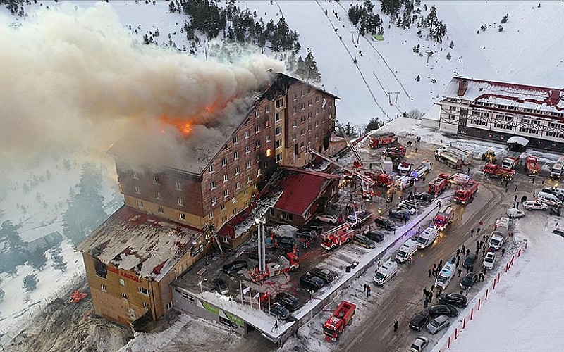 Otel yangınına ilişkin 7 kişi daha tutuklandı! Otel yangınına ilişkin 7 kişi daha tutuklandı!