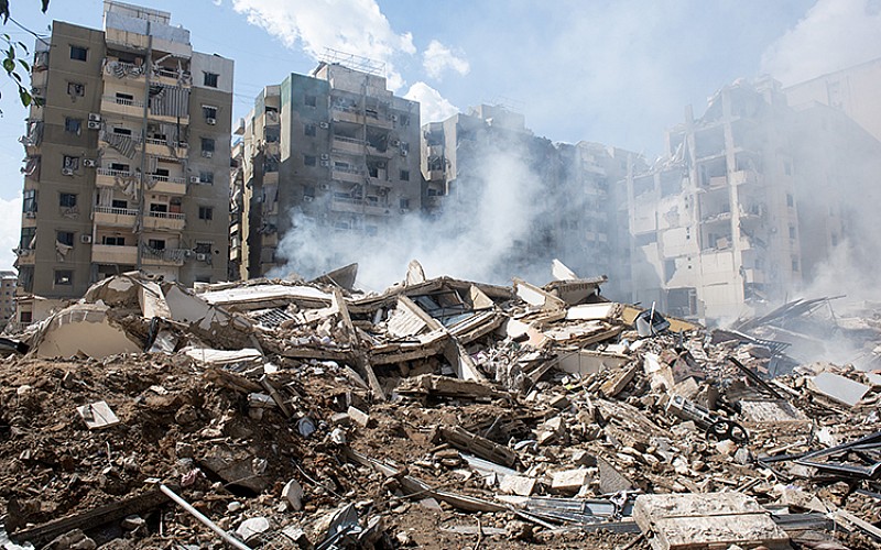 İsrail'in Lübnan'ın doğusunda bir binaya düzenlediği hava saldırısında 10 kişi hayatını kaybetti İsrail'in Lübnan'ın doğusunda bir binaya düzenlediği hava saldırısında 10 kişi hayatını kaybetti