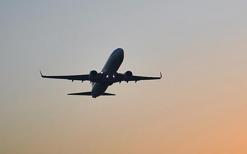 İsrail'in alıkoyduğu aktivistleri Türkiye'ye getiren THY uçağı İstanbul'a ulaştı İsrail'in alıkoyduğu aktivistleri Türkiye'ye getiren THY uçağı İstanbul'a ulaştı