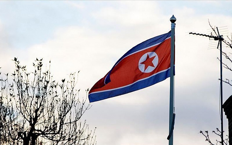 Kuzey Kore lideri Kim, geliştirilmiş yeni hava savunma füzelerinin test atışını denetledi Kuzey Kore lideri Kim, geliştirilmiş yeni hava savunma füzelerinin test atışını denetledi