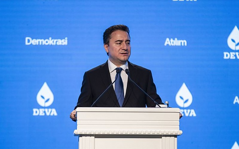 DEVA Partisi Genel Başkanı Babacan, Sivas'ta basın toplantısı düzenledi DEVA Partisi Genel Başkanı Babacan, Sivas'ta basın toplantısı düzenledi