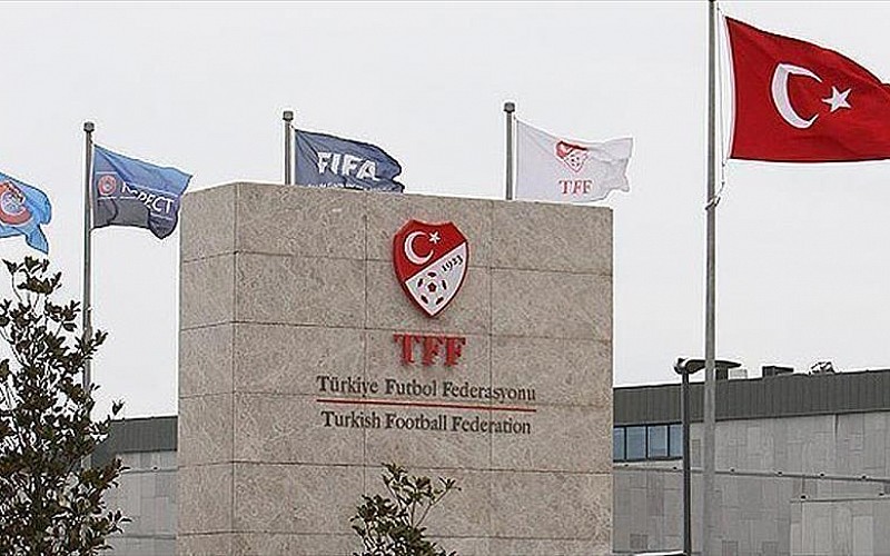 PFDK'den Galatasaray ve Beşiktaş'a para cezası PFDK'den Galatasaray ve Beşiktaş'a para cezası