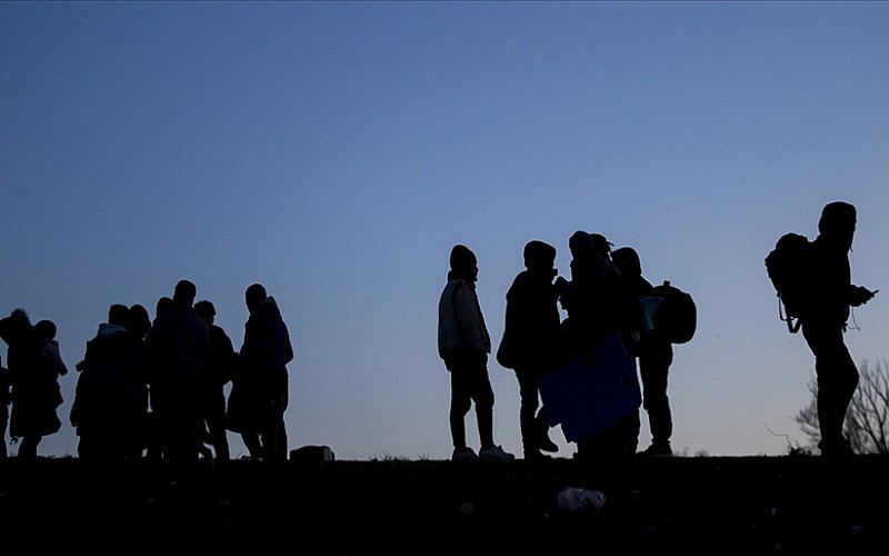 Kırklareli'nde 12 düzensiz göçmen yakalandı Kırklareli'nde 12 düzensiz göçmen yakalandı