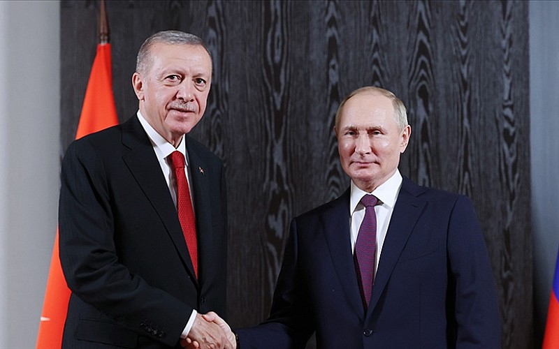 Erdoğan Putin ile telefon görüşmesi gerçekleştirdi Erdoğan Putin ile telefon görüşmesi gerçekleştirdi