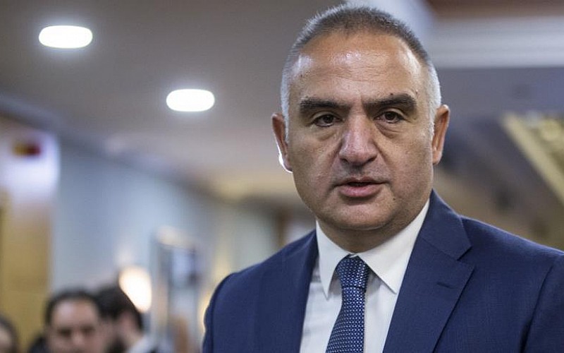 Bakan Ersoy, 'Ayasofya'da süreç devam ediyor, Sultanahmet'te çalışmalar tamamlandı' Bakan Ersoy, 'Ayasofya'da süreç devam ediyor, Sultanahmet'te çalışmalar tamamlandı'