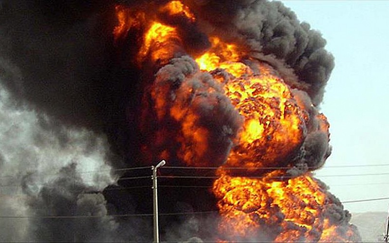 Diyarbakır'da petrol kuyusunda patlama! Diyarbakır'da petrol kuyusunda patlama!