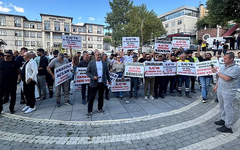 İşlerini geri isteyen iliç halkından basın açıklamasıyla çağrı: "Anagold yeniden üretime geçsin, ocaklar aşsız kalmasın" İşlerini geri isteyen iliç halkından basın açıklamasıyla çağrı: "Anagold yeniden üretime geçsin, ocaklar aşsız kalmasın"
