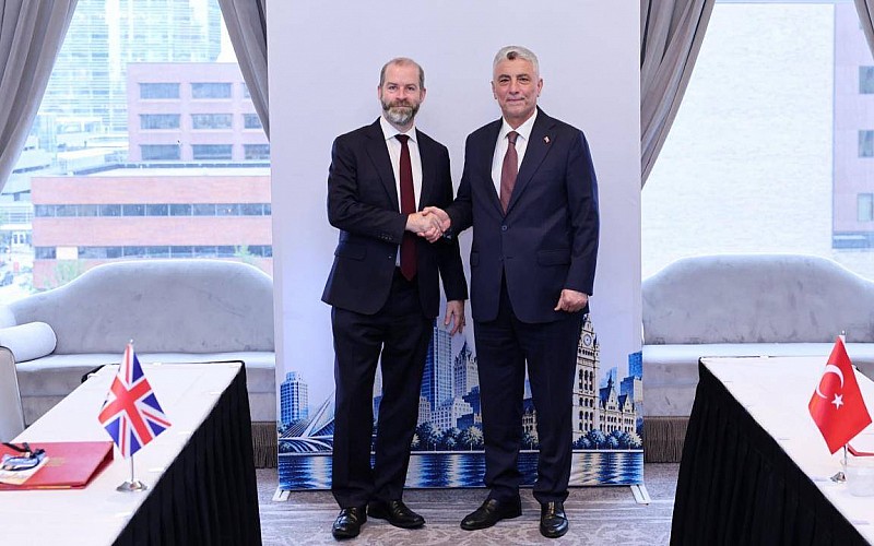 Bakan Bolat, İngiliz mevkidaşı ile görüştü Bakan Bolat, İngiliz mevkidaşı ile görüştü
