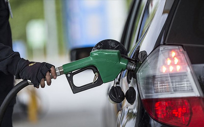 Kamuya toplu akaryakıt alımıyla 3 milyar lira tasarruf sağlandı Kamuya toplu akaryakıt alımıyla 3 milyar lira tasarruf sağlandı