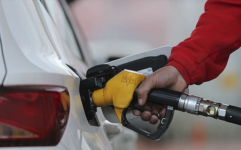 Benzin ve motorine zam geldi Benzin ve motorine zam geldi