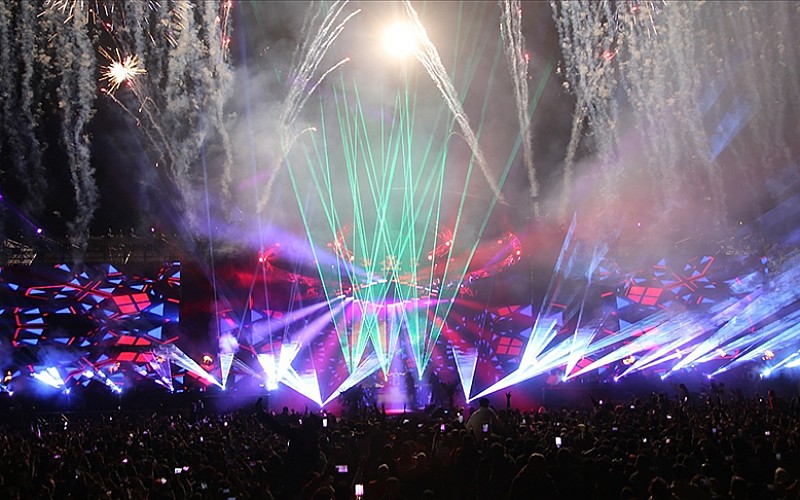 Şişli Kaymakamlığı Yahudi şarkıcının konserini iptal etti Şişli Kaymakamlığı Yahudi şarkıcının konserini iptal etti