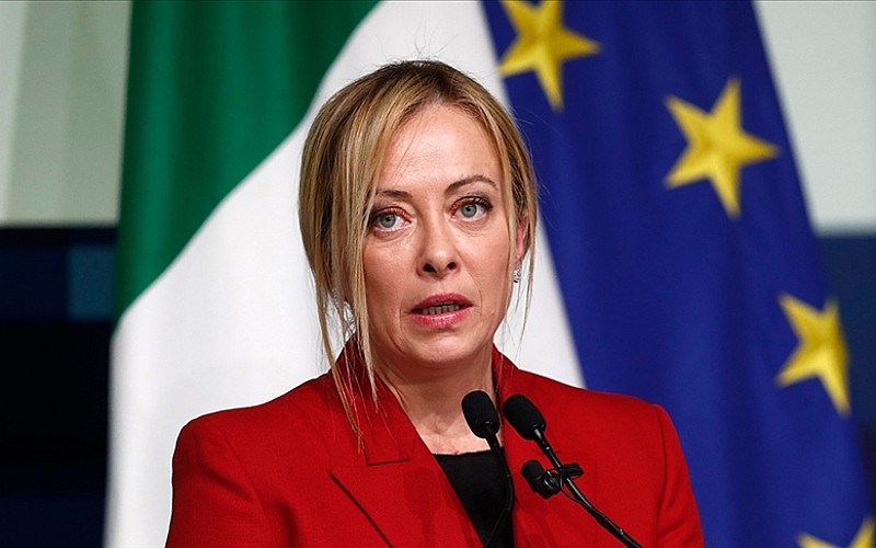 Meloni, ABD ve İsrail'in İran'a saldırılarını ne kınadığını ne de onayladığını bildirdi Meloni, ABD ve İsrail'in İran'a saldırılarını ne kınadığını ne de onayladığını bildirdi