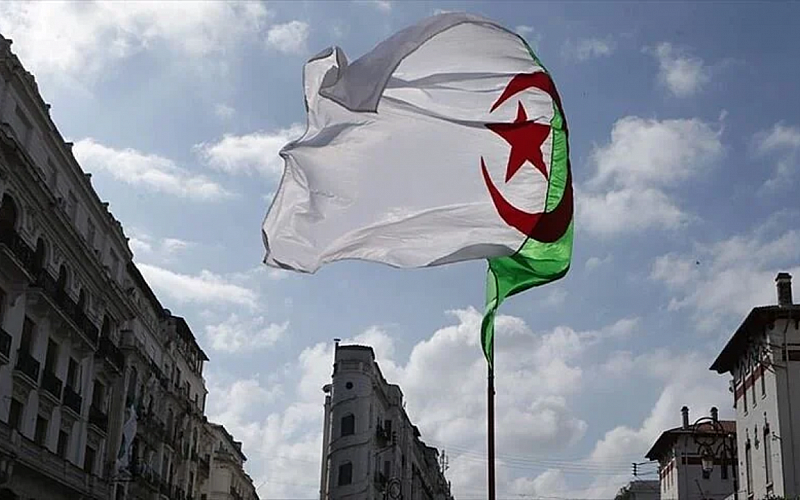 Cezayir, Fransa'daki aşırı sağı kendisine karşı dezenformasyon kampanyası yürütmekle suçladı Cezayir, Fransa'daki aşırı sağı kendisine karşı dezenformasyon kampanyası yürütmekle suçladı