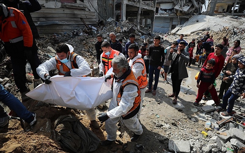 Ateşkesi ihlal eden İsrail, Gazze'de 4 kentte saldırılarını yoğunlaştırdı Ateşkesi ihlal eden İsrail, Gazze'de 4 kentte saldırılarını yoğunlaştırdı