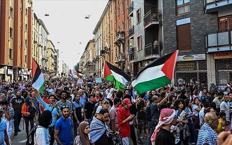İtalya'da Küresel Sumud Filosuna destek gösterileri yapıldı İtalya'da Küresel Sumud Filosuna destek gösterileri yapıldı