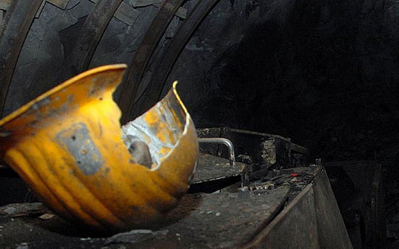 Soma'daki maden ocağındaki göçükle ilgili 9 gözaltı Soma'daki maden ocağındaki göçükle ilgili 9 gözaltı