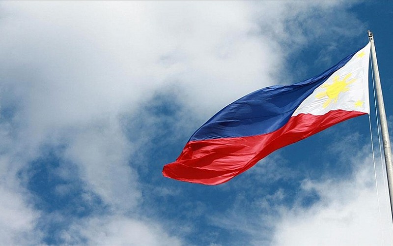 Filipinler'de yanardağdan kaynaklı kül yağışı nedeniyle 300'den fazla aile tahliye edildi Filipinler'de yanardağdan kaynaklı kül yağışı nedeniyle 300'den fazla aile tahliye edildi