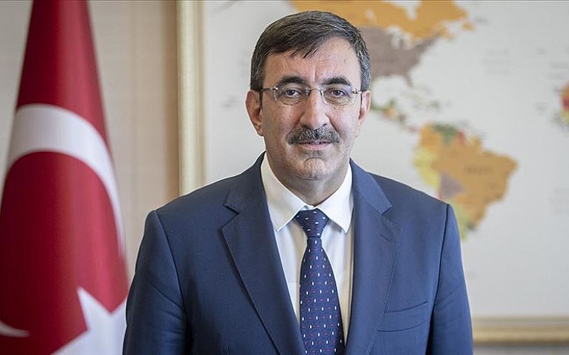 Cumhurbaşkanı Yardımcısı Yılmaz, İstanbul'da gazetecilerin sorularını yanıtladı Cumhurbaşkanı Yardımcısı Yılmaz, İstanbul'da gazetecilerin sorularını yanıtladı