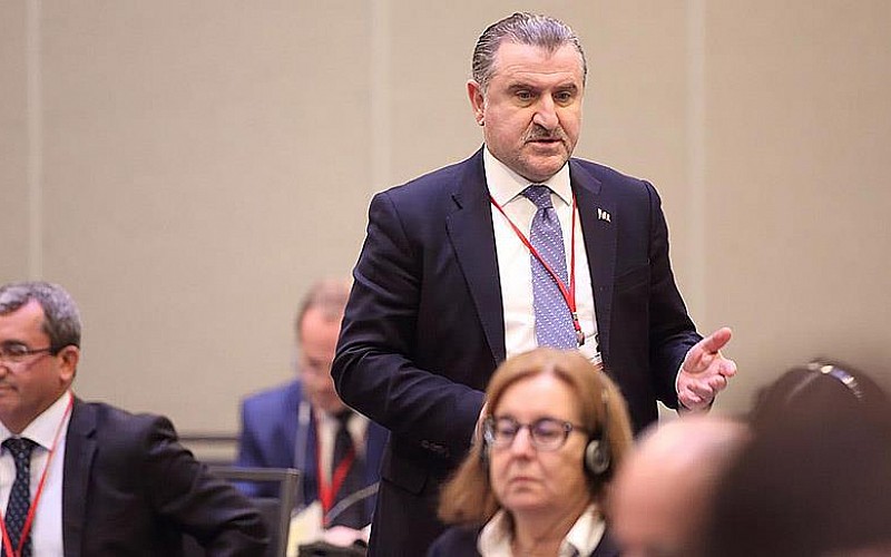 Bakan Bak, Sakarya'da "Spor Yatırımları Tanıtım ve Temel Atma Töreni"nde konuştu Bakan Bak, Sakarya'da "Spor Yatırımları Tanıtım ve Temel Atma Töreni"nde konuştu