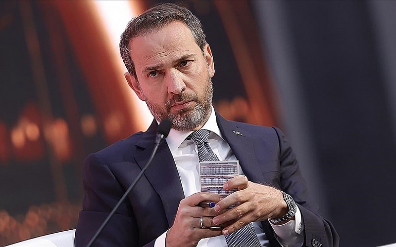 Bakan Bayraktar, Meclis'te gazetecilerin sorularını yanıtladı Bakan Bayraktar, Meclis'te gazetecilerin sorularını yanıtladı