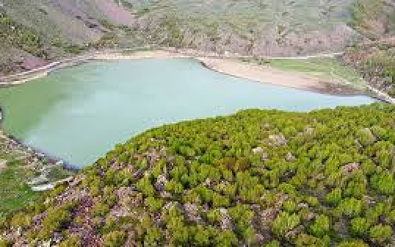 Doğaseverler Nemrut Kalderası'nda çevre temizliği yaptı Doğaseverler Nemrut Kalderası'nda çevre temizliği yaptı
