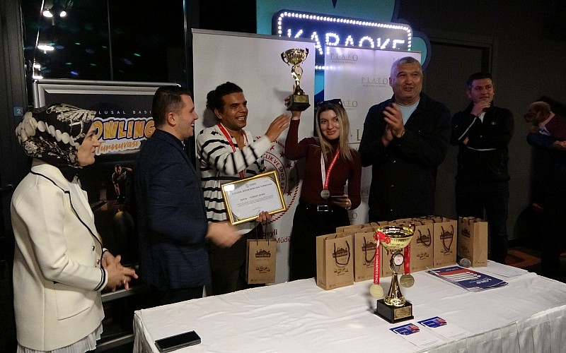 Basın Mensupları Bowling Turnuvasında Buluştu Basın Mensupları Bowling Turnuvasında Buluştu