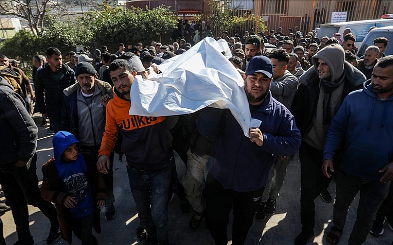 İsrail ordusunun ateşkese rağmen Gazze'de düzenlediği saldırılarda bir Filistinli hayatını kaybetti İsrail ordusunun ateşkese rağmen Gazze'de düzenlediği saldırılarda bir Filistinli hayatını kaybetti