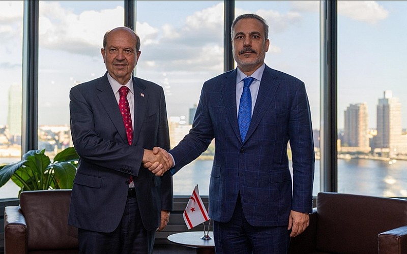 Dışişleri Bakanı Fidan, KKTC Cumhurbaşkanı Tatar ile New York'ta görüştü Dışişleri Bakanı Fidan, KKTC Cumhurbaşkanı Tatar ile New York'ta görüştü